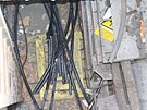 Celkem v podzem� zlod�ji nast��hali kilometr telekomunika�n�ch kabel�.