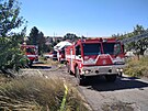 Hasi�i zasahuj� v Old�ichovic�ch u po��ru velkoobjemov�ho sen�ku. (25. �ervence...