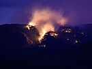 Plameny pi lesním poáru v Národním parku Saské výcarsko. (27. ervence 2022)
