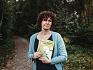 Lucie Rybová s knihou Záhada jednoho dinosaura