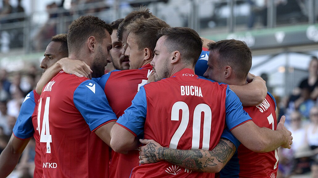 Radost plze�ských fotbalist� v utkání 2. p�edkola Ligy mistr� na h�i�ti...