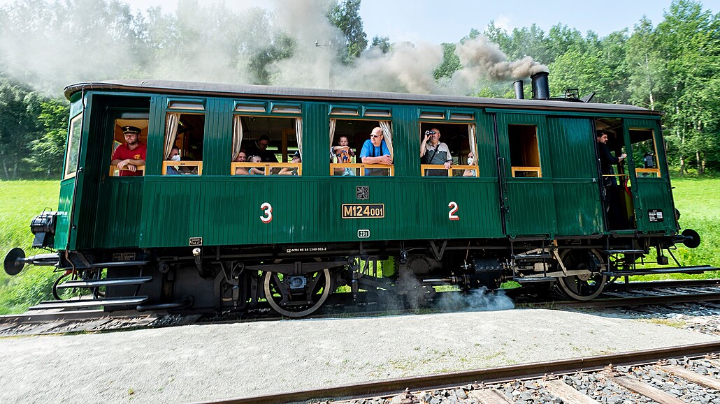 Nádra�í Zubrnice, parní v�z Komarek