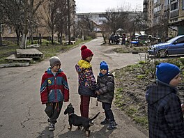 Dti v ukrajinské Bui, je se stala djitm ruských zvrstev (8. dubna 2022)