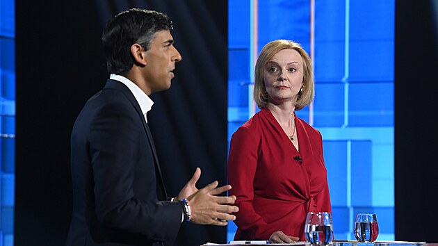 Rishi Sunak a Liz Trussov v televizn debat kandidt na britskho premira (17. ervence 2022)