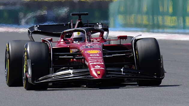 Charles Leclerc z Ferrari ve Velk cen Francie.