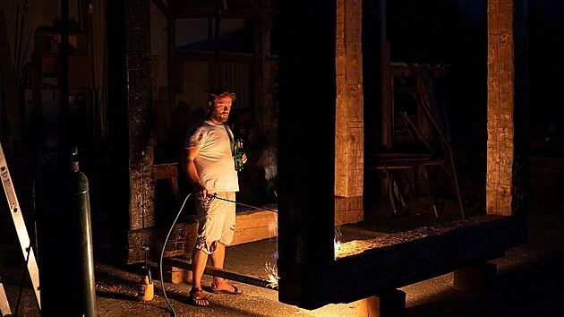 Objekt Roberta Bu�ka je sou��st� vloni zah�jen�ho projektu Socha pro m�sto, kter�m chce Uhersk� Hradi�t� p�edstavovat obyvatel�m i n�v�t�vn�k�m sou�asnou socha�skou tvorbu. 