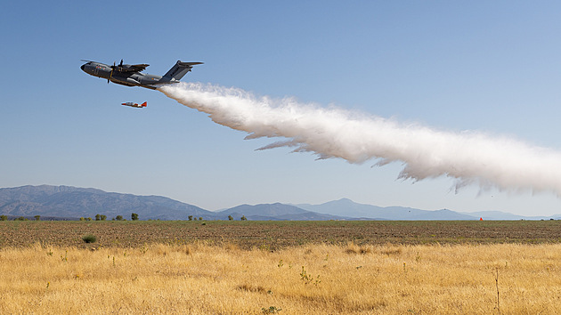 V červenci 2022 proběhly úspěšné testy Airbusu A400M v roli hasicího letounu