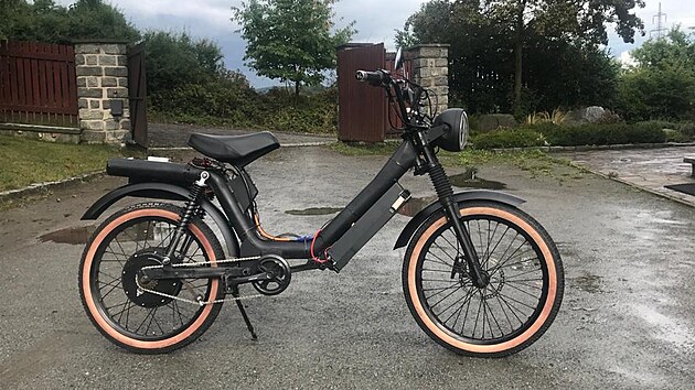 �esk� elektrick� moped Mopedix