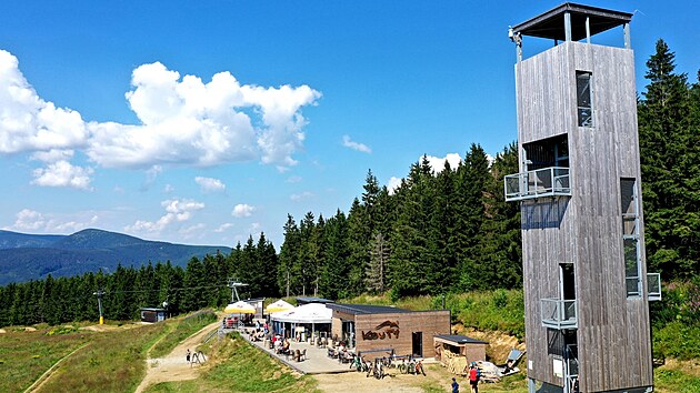 Bar u Medv�da a rozhledna