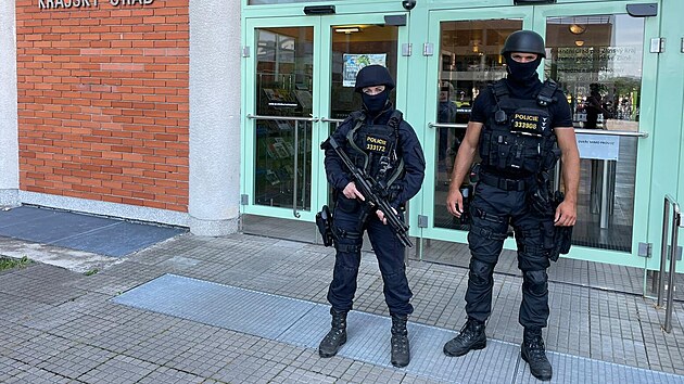Ve zlínském krajském úřadu došlo ke střelbě, na místě zasahuje policie.