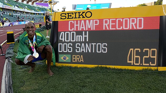 Brazilsk pekk Alison Dos Santos vytvoil ve finle atletickho svtovho ampiontu v Eugene svm asem nov rekord mistrovstv.