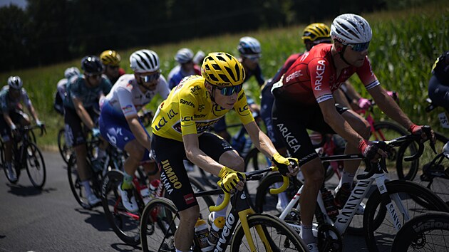 Ldr celkovho poad Jonas Vingegaard v 18. etap Tour de France