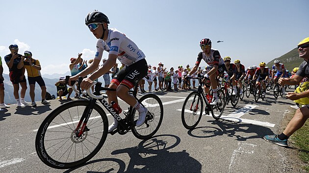 Slovinsk cyklista Tadej Pogaar bhem 18. etapy Tour de France