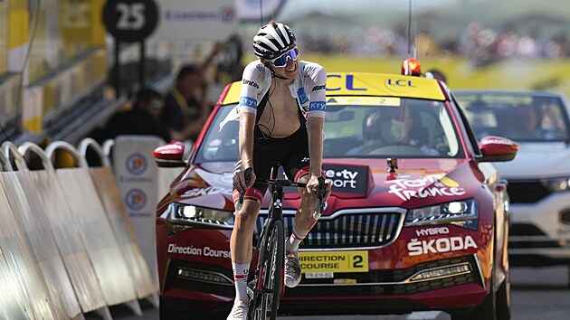 Znien slovinsk cyklista Tadej Pogaar z tmu UAE v cli 18. etapy Tour de France