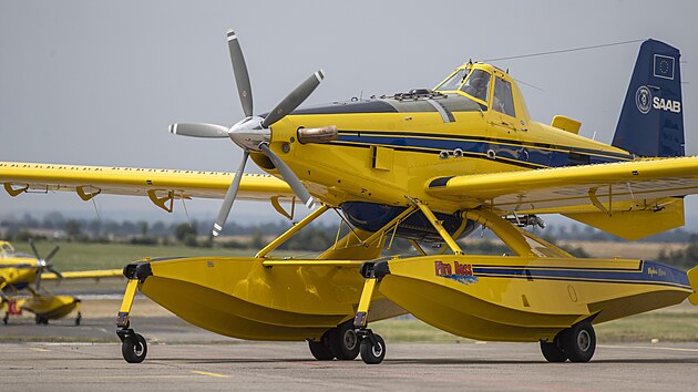 vdsk pomoc pi haen poru v eskm varsku v podob letadel AIR Tractor pistla na letiti Aero Vodochody. (29. ervence 2022)