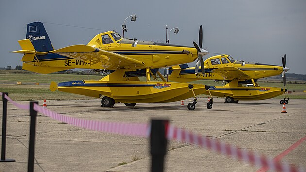 Švédská pomoc při hašení požáru v Českém Švýčarsku v podobě letadel AIR Tractor přistála na letišti Aero Vodochody. (29. července 2022)
