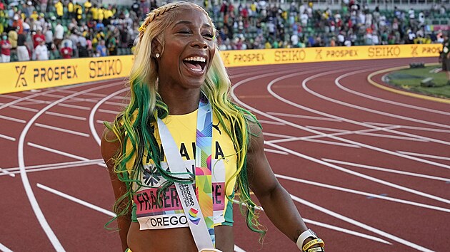 Jamajsk sprinterka Shelly-Ann Fraserov Pryceov slav zlato ze stovky na mistrovstv svta v Eugene.