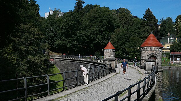 Vodn� d�lo Harcov, obl�ben� rekrea�n� m�sto pro obyvatele Liberce i n�v�t�vn�ky krajsk�ho m�sta.