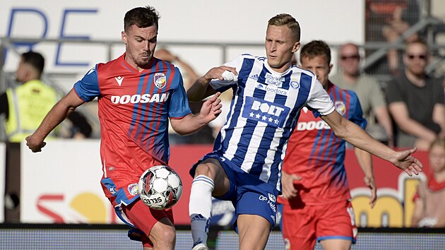 Plzesk zlonk Pavel Bucha v akci bhem utkn 2. pedkola Ligy mistr proti finskmu soupei HJK Helsinky.