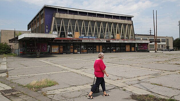 Ndra v Ostrav - Vtkovicch pat k velmi cennm stavbm modern architektury. Jej tzv. bruselsk styl bude zachovn. (27. ervence 2022)