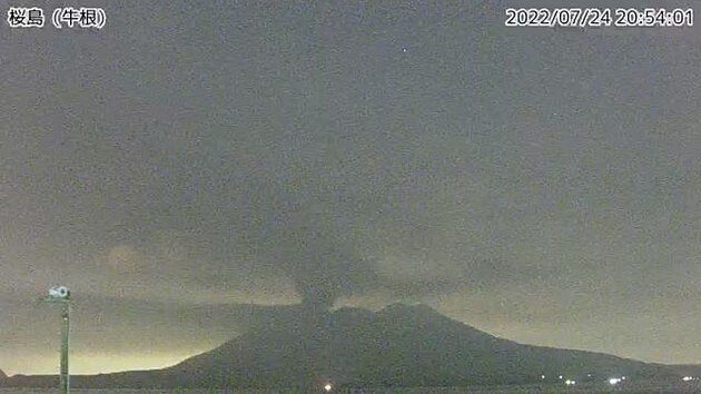 V jihozpadnm Japonsku vybuchla sopka Sakuradima. (24. ervence 2022)