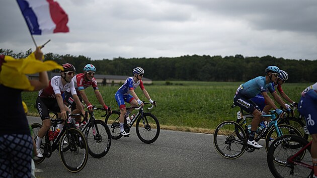 Momentka z 19. etapy Tour de France. Zastavily ji protesty.