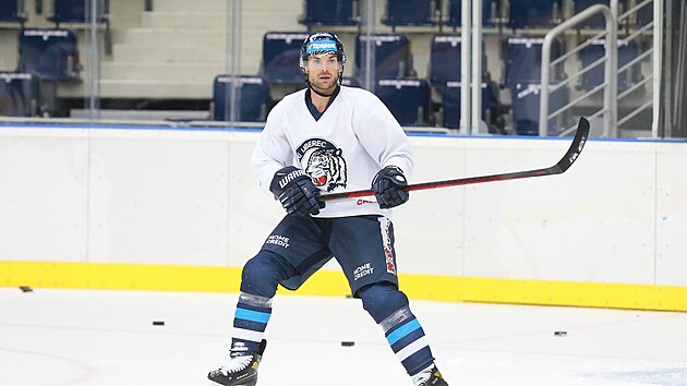 Útočník Michael Frolík má za sebou s hokejisty Liberce první trénink na ledě.