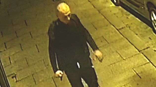 Policie zji��uje toto�nost mu�e, kter� p�epadl �enu v �ir��m centru Bud�jovic.