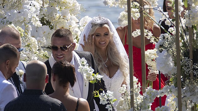 Karlos Vmola a Lela Ceterov se vzali v Praze 28. ervence 2022.