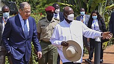 Ruský ministr zahraničí Sergej Lavrov a ugandský prezident Yowerei Museveni v...