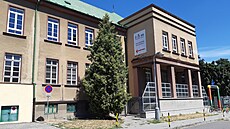 Pohled na vchod do areálu olomoucké Základní �koly Hole�kova, kde bylo...