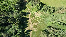 Ochráncm pírody, kteí louku seou, pily geometrické tvary píli fádní.