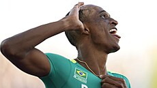 Brazilský pekáká Alison Dos Santos oslavuje vítzství ve finále atletického...