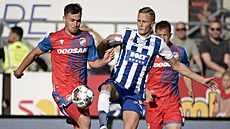Plze�ský zálo�ník Pavel Bucha v akci b�hem utkání 2. p�edkola Ligy mistr� proti...