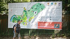 Jakými promnami zoo projde, si mohou lidé prohlédnout na pti panelech v parku v Riegrov ulici.