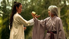 Michelle Yeohová ve filmu Vechno, vude, najednou (2022)