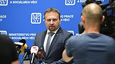 Ministr práce a sociálních věcí Marian Jurečka vystoupil v Praze na tiskové... | na serveru Lidovky.cz | aktuální zprávy