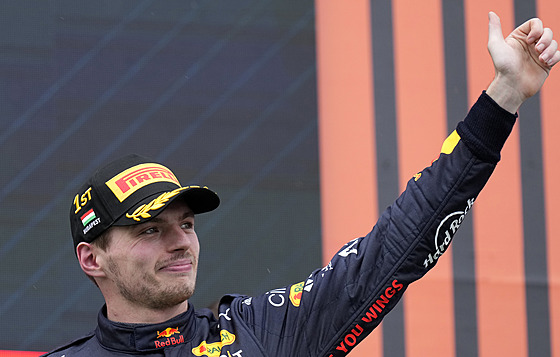 Max Verstappen slaví vítzství na Velké cen Maarska 2022.