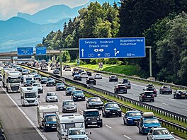 Ucpaná na dálnice A8 z Mnichova do Salcburku v obou sm�rech. (30. �ervence 2022)