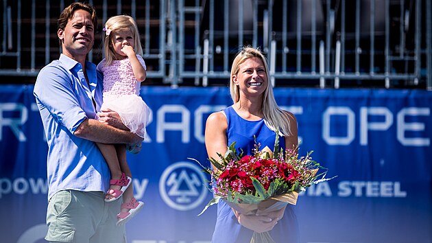 Bval tenistka Andrea Sestini Hlavkov se pi ceremonilu na turnaji v Praze rozlouila s karirou.