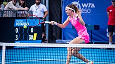 �eská tenistka Marie Bouzková na turnaji v Praze.