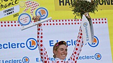 Demi Volleringová z Nizozemska slaví druhé místo v osmé etap Tour de France.