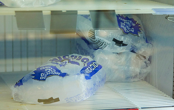 Led se ve španělských supermarketech stává nedostatkovým zbožím (4. srpna 2022)