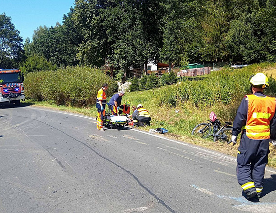 Dopravní nehoda traktoru a cyklistky u Lipové na Chebsku. (8. srpna 2022)