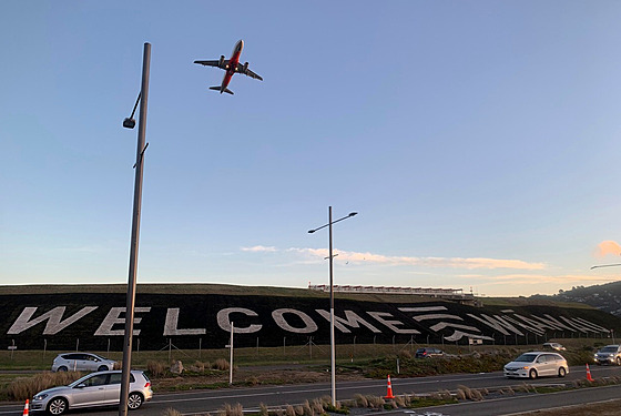 Nápis vítající cestující u letit v novozélandském Wellingtonu (19. dubna 2021)