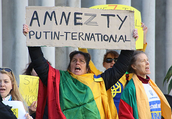 Protesty proti lidskoprávní organizaci Amnesty International kvůli zprávě o...