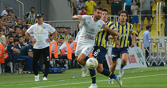 Michal Trávník ze Slovácka v akci v úvodním utkání 3. p�edkola Evropské ligy na...