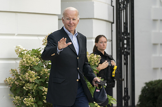 Prezident Joe Biden při cestě z Bílého domu ve Washingtonu do přímořského...