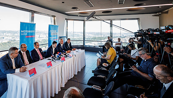 P�edstavení nové strany Motoristé sob�. (9. srpna 2022)