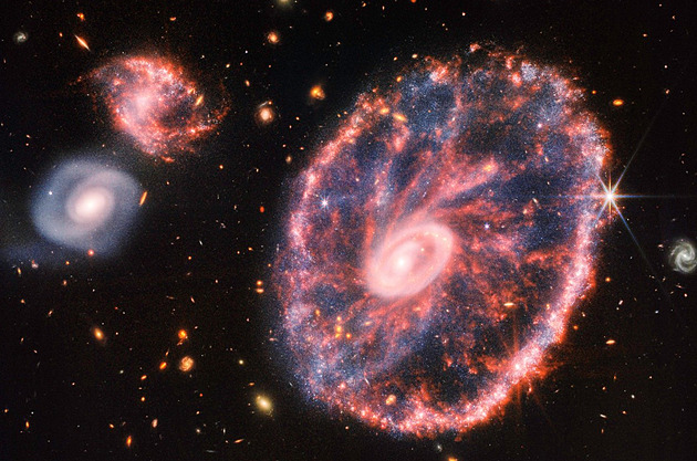 Webbův teleskop vyfotil galaxii Cartwheel vzdálenou 500 milionů světelných let